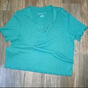 American Eagle cropped tee